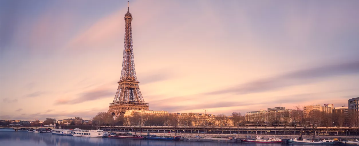 Paris - Tour Eiffel - Aube